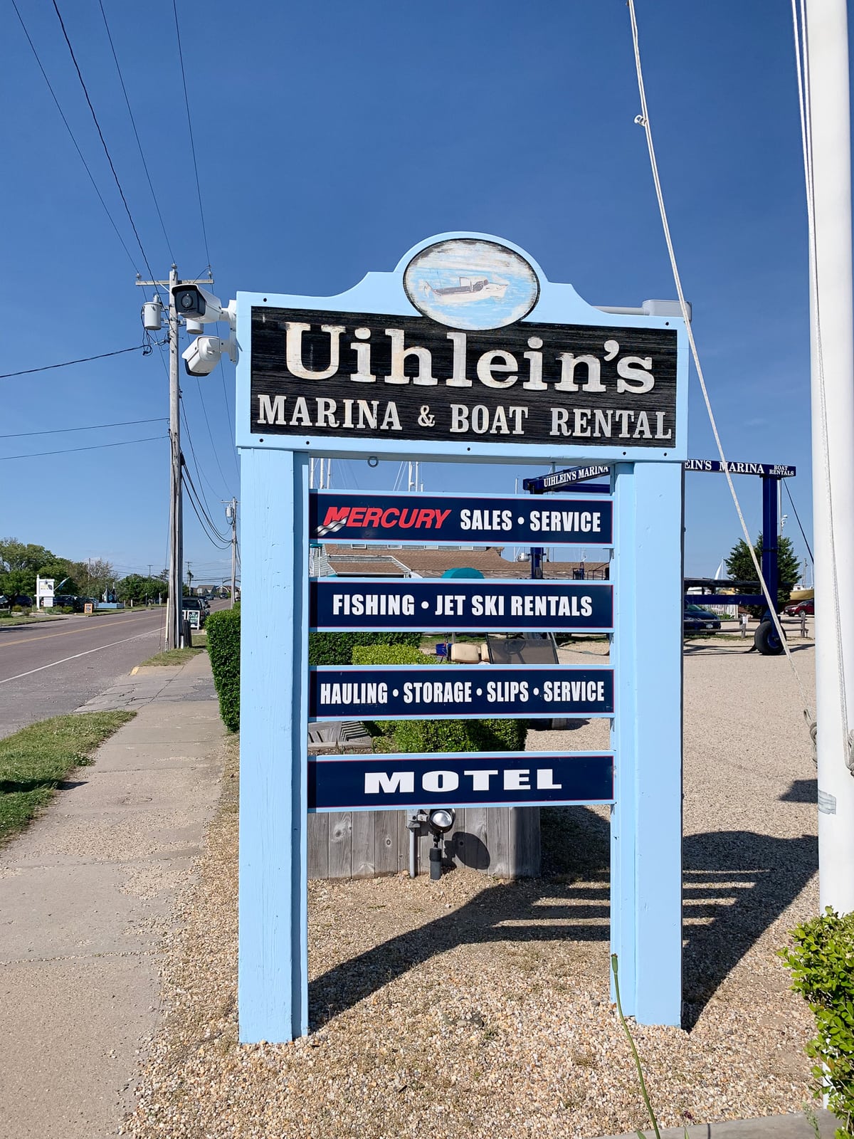 Sign for Uihlein's Marina and Boat Rental 