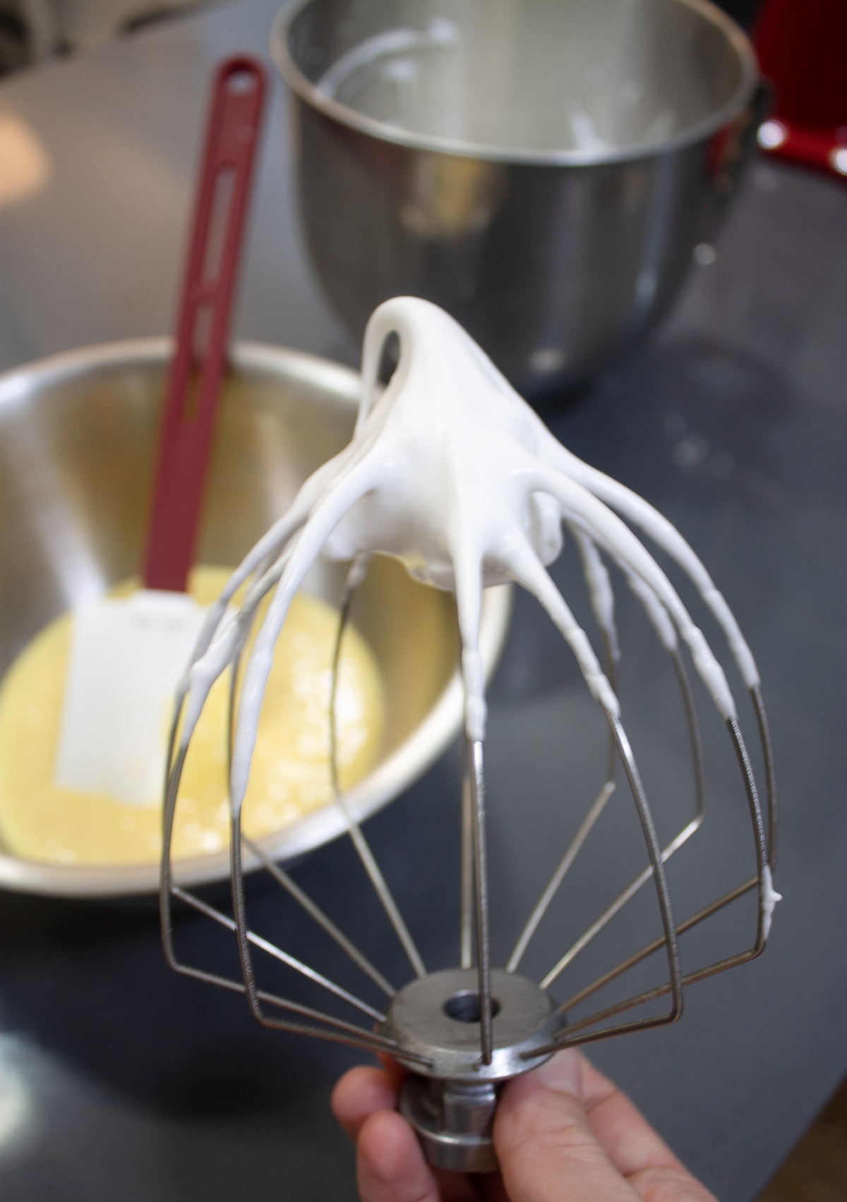 Folding baking technique with whisk for fluffier cakes 