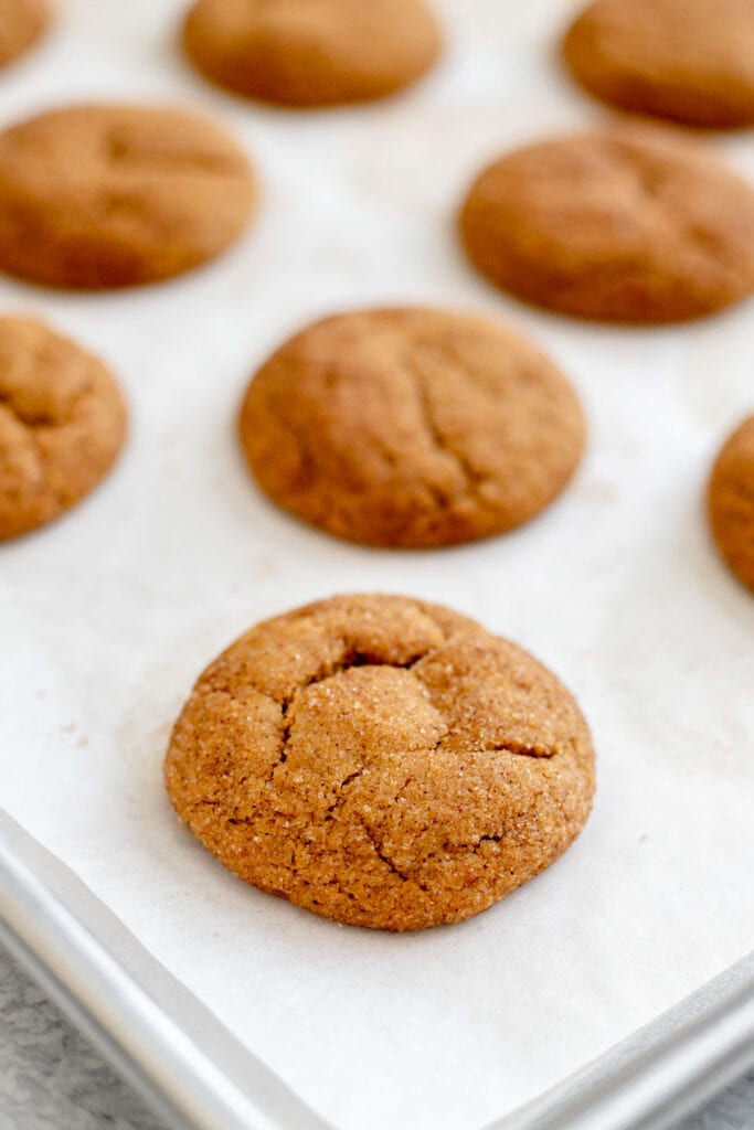 Vegan gingerdoodles on parchment paper 